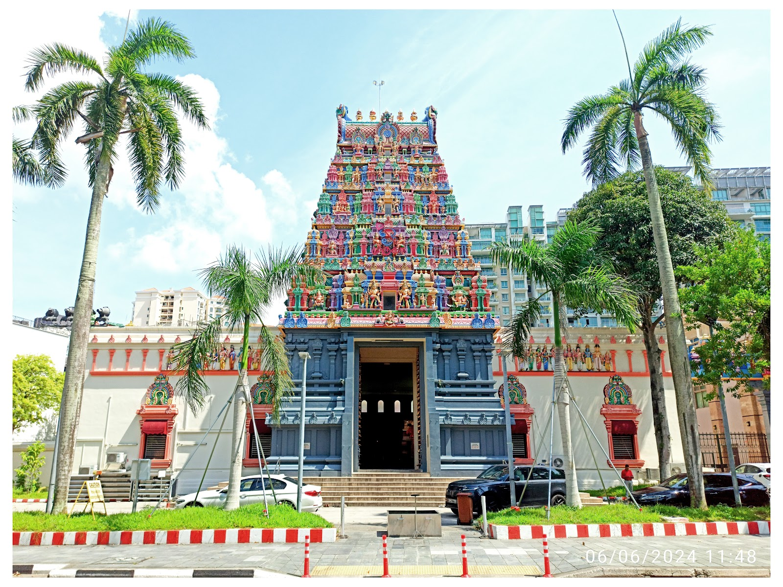 Sri Thendayuthapani Temple Singapore